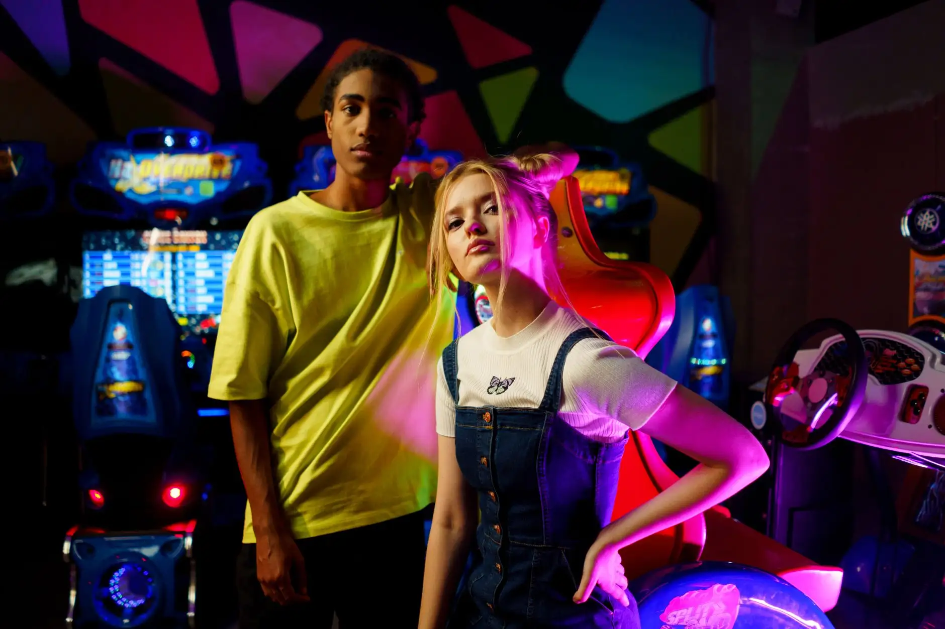凌乐凡护士站终端与床位分机在智慧病房中的协同应用解析